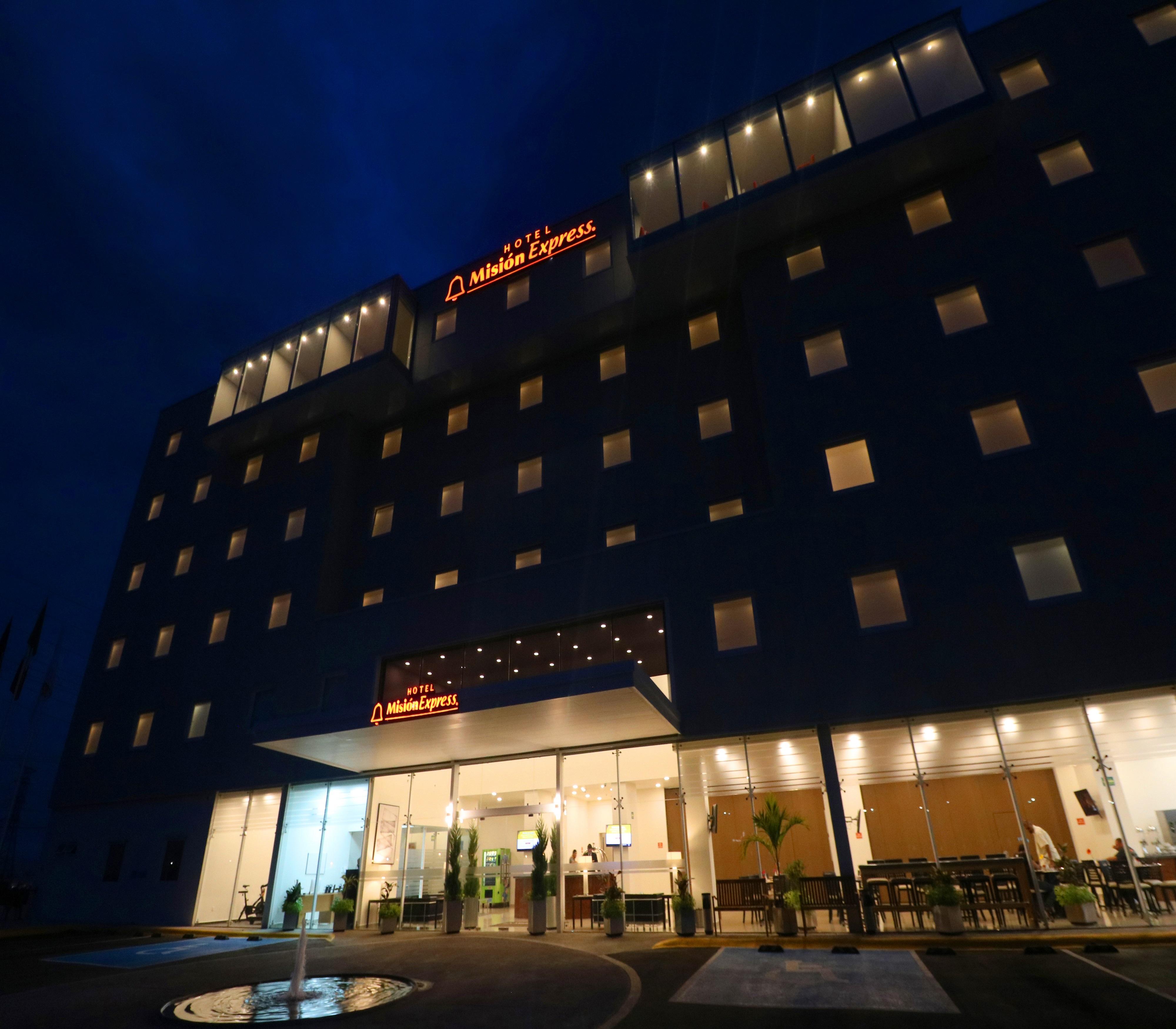 Hotel Mision Express Querétaro Exterior foto
